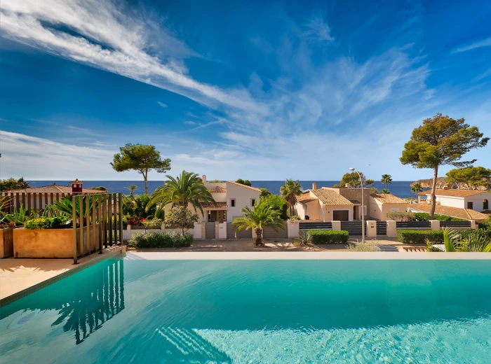 New villa with sea view in Nova Santa Ponsa-1