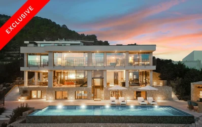 Spektakulär modern villa med utsikt över Palmabukten