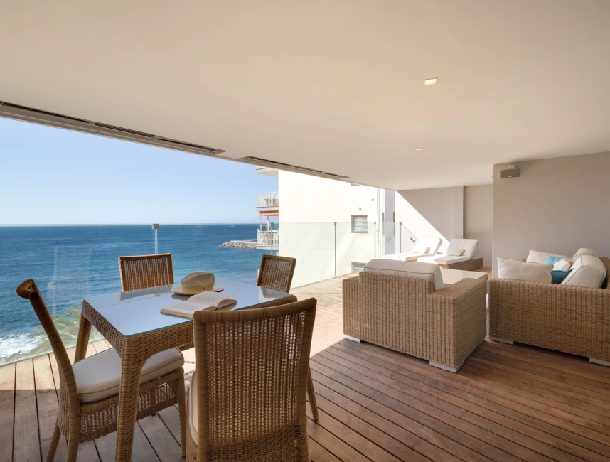 Modern lägenhet med havsutsikt i bra område-4