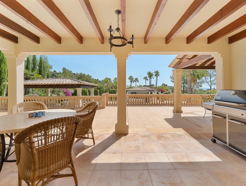 Vila clàssica amb piscina i jardí a Son Vida, Palma de Mallorca-10