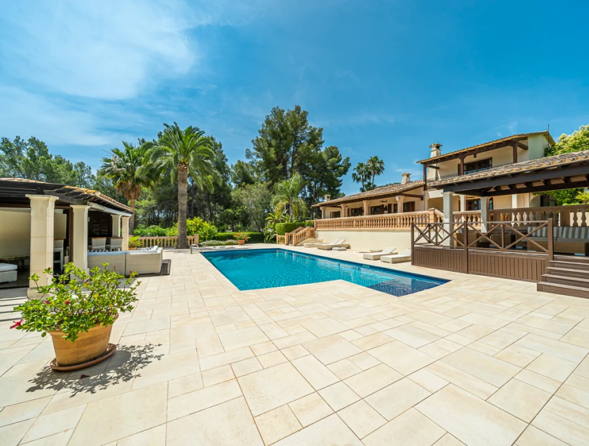 Klassieke villa met zwembad en tuin in Son Vida, Palma de Mallorca-23
