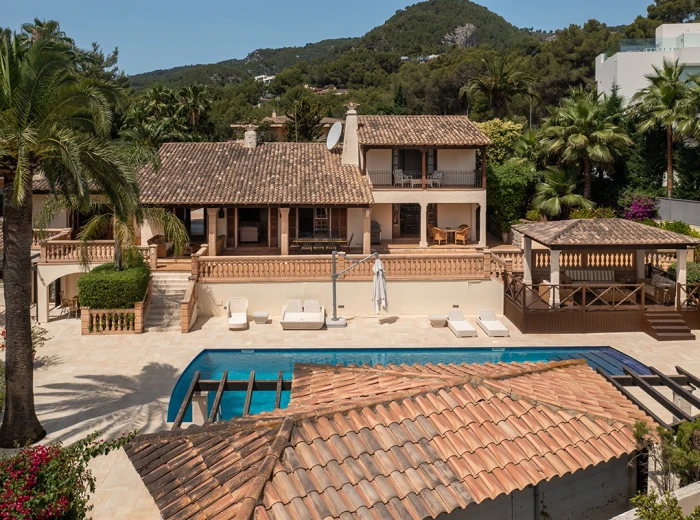 Classic villa with pool and garden in Son Vida, Palma de Mallorca-25