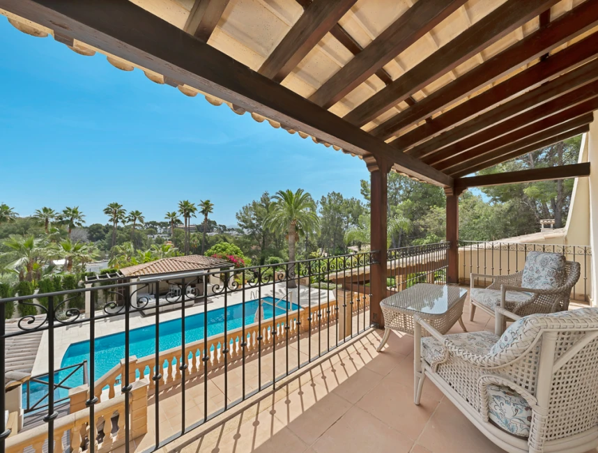 Klasyczna willa z basenem i ogrodem w Son Vida, Palma de Mallorca-16