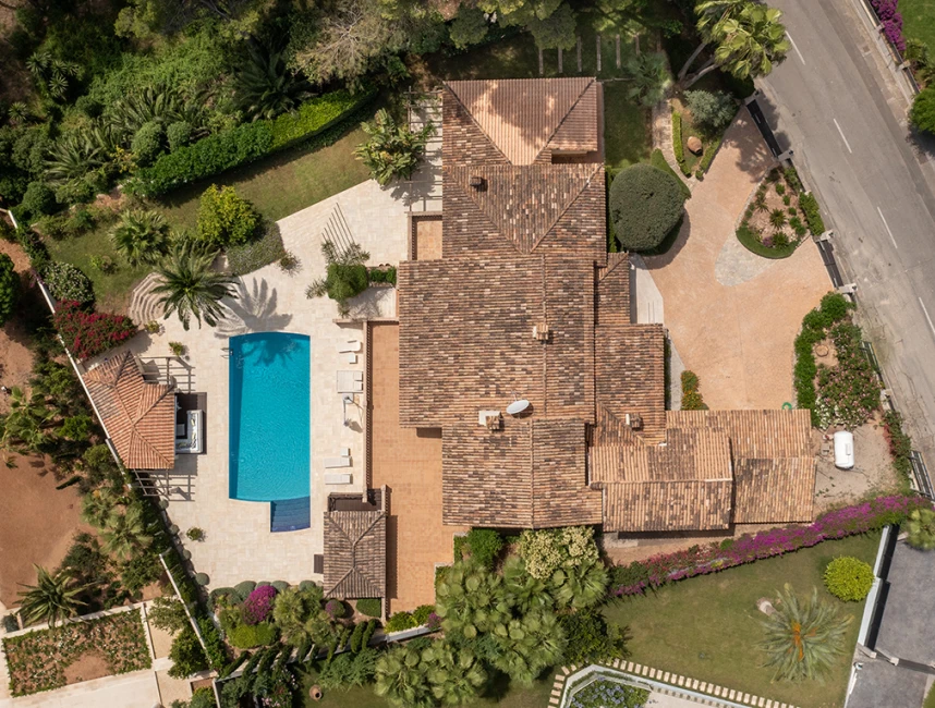 Vila clàssica amb piscina i jardí a Son Vida, Palma de Mallorca-26