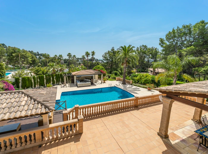 Classic villa with pool and garden in Son Vida, Palma de Mallorca-2