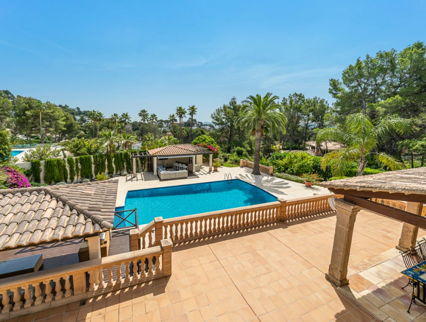 Vila clàssica amb piscina i jardí a Son Vida, Palma de Mallorca-2