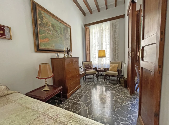 Townhouse with lots of character in Alaró-7