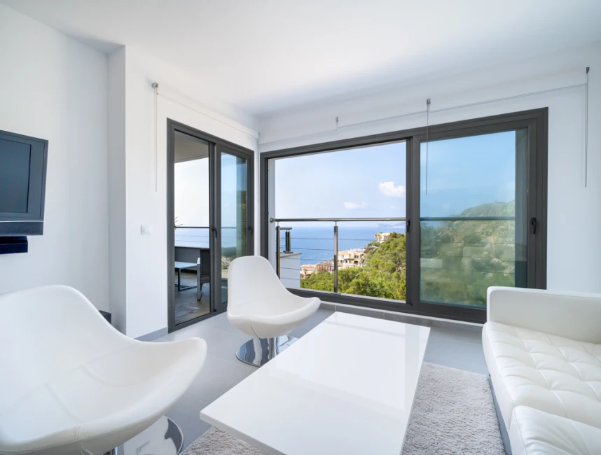 Modern appartement met uitzicht op zee-3