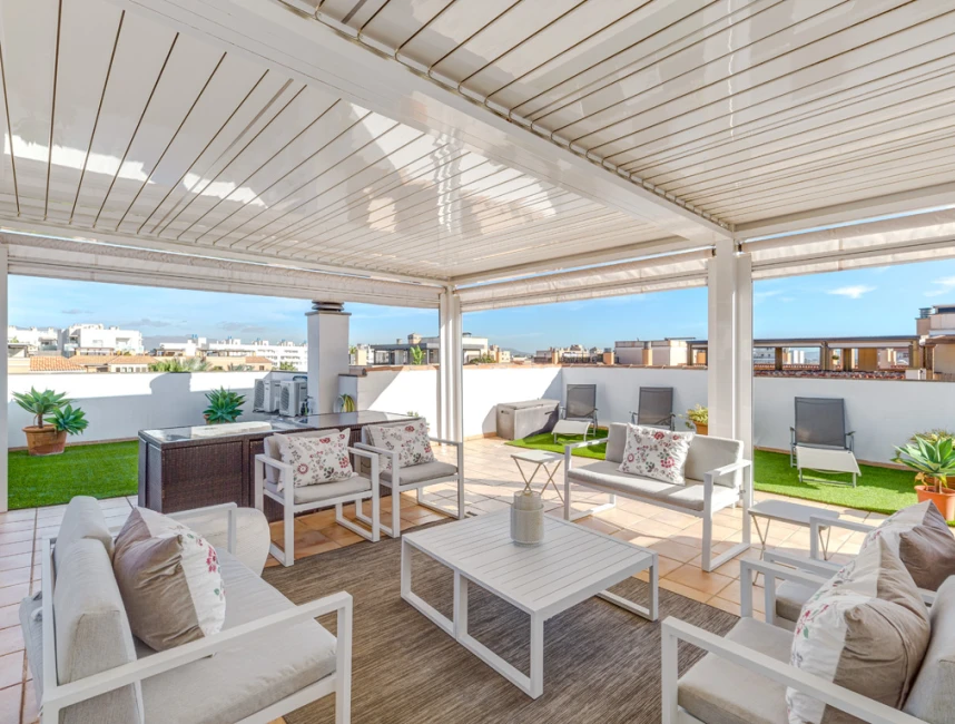 Beautiful penthouse with sea views in Portixol, Mallorca-4