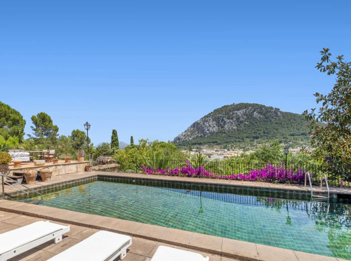 Stunning country estate with various houses within walking distance of Pollensa-1