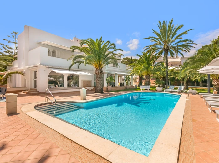 Villa with guest house near to Cala Gran-1