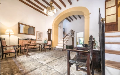 Stately town house in Soller near the center