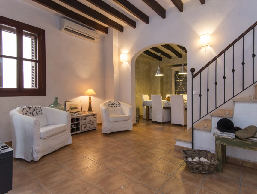 Lovely townhouse in good condition. Pollensa-2