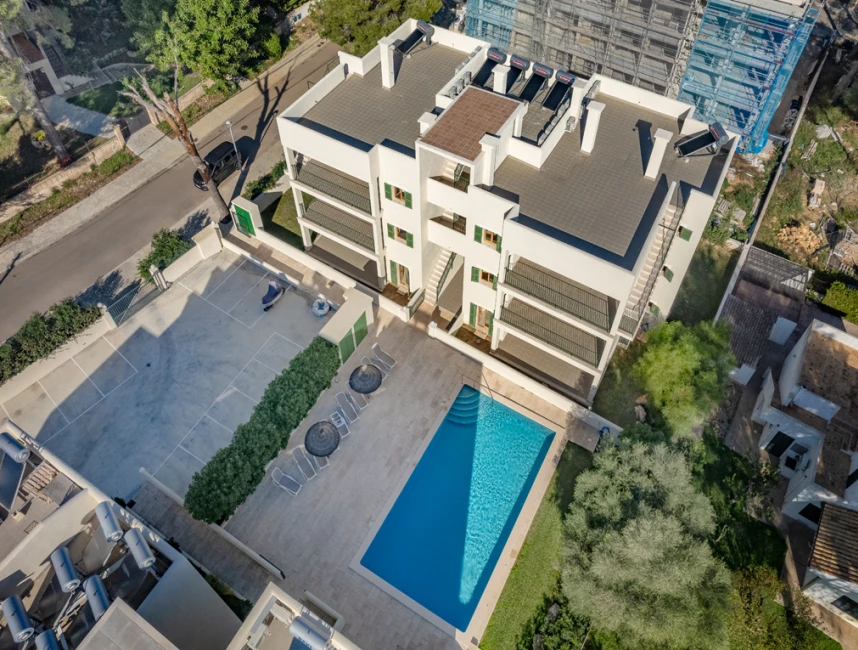Obra nueva de apartamentos con piscina comunitaria cerca del mar en Puerto Pollensa-11