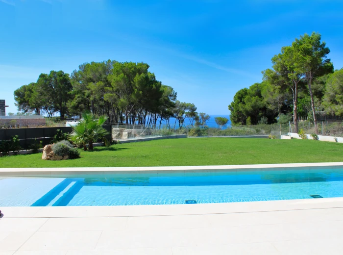 Moderne villa met uitzicht op zee in Puig de Ros-1