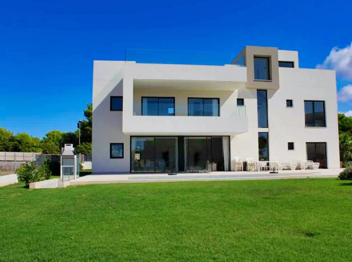 Moderne villa met uitzicht op zee in Puig de Ros-2