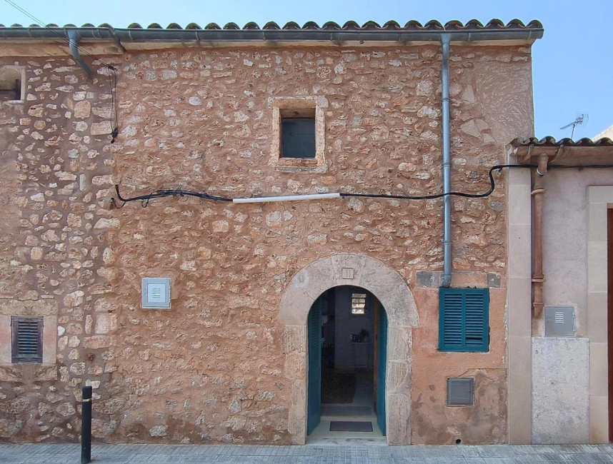 Small townhouse in Es Llombards-9