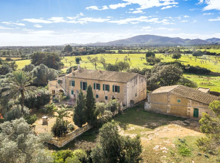 Historic finca with potential and sea views near Manacor-14