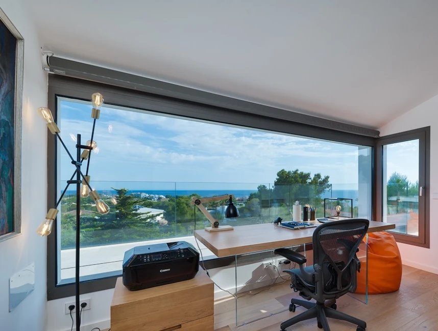 Villa renovada de alta calidad con vistas al mar en Nova Santa Ponsa-3