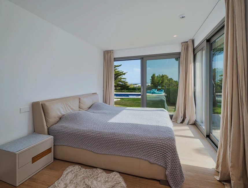 High quality renovated sea view villa in Nova Santa Ponsa-9