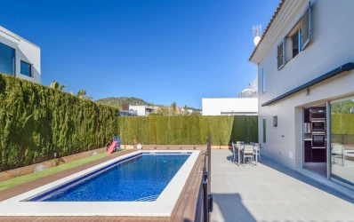 Modern villa intill Palmas golfbanor i Son Puig, Palma de Mallorca