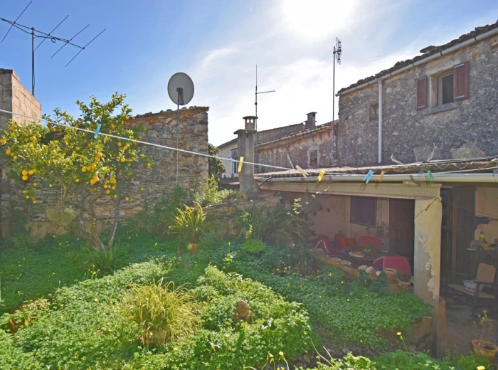 Casa de pueblo con vistas despejadas en Llubí-9