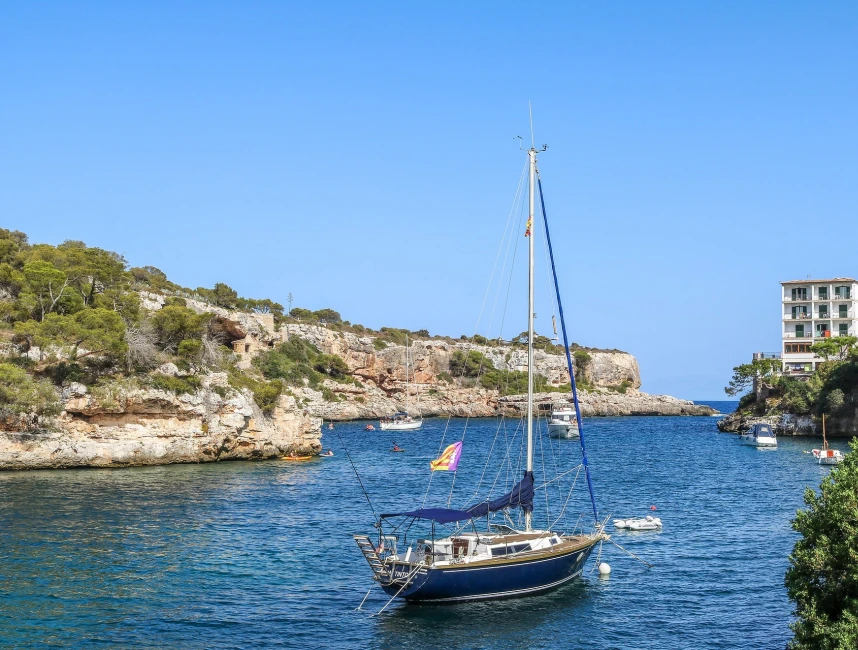 Plot with elaborate project within walking distance of Cala Figuera harbour-7