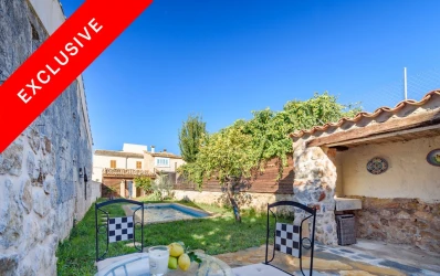 Charming townhouse with lovely outside space in Campanet