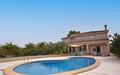 Villa indipendente con piscina a Las Palmeras