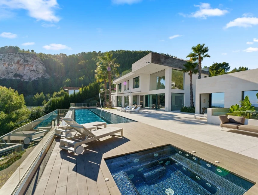 Luxueuze villa met adembenemend uitzicht op zee-31