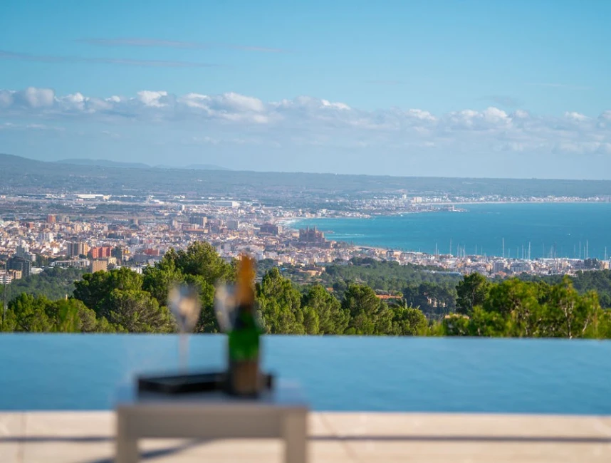 Luxueuze villa met adembenemend uitzicht op zee-1