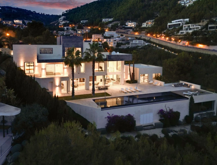 Luxueuze villa met adembenemend uitzicht op zee-39
