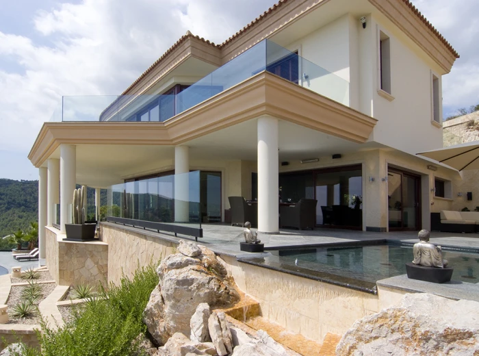 Exceptional villa with sensational sea views-8