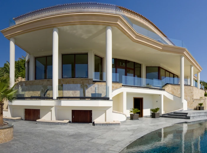 Exceptional villa with sensational sea views-7