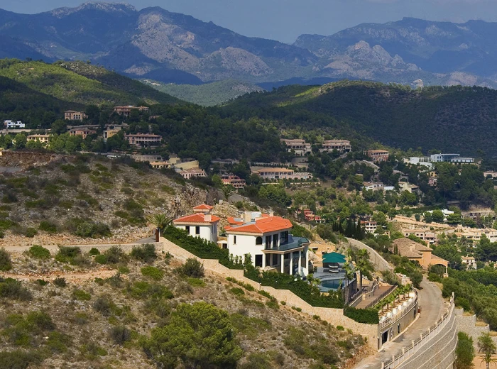 Exceptional villa with sensational sea views-29