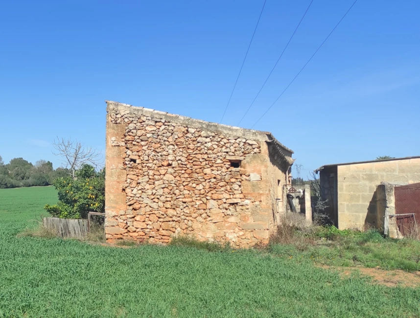 Terreny rustic amb llicència per a construir no lluny de Llubi-3