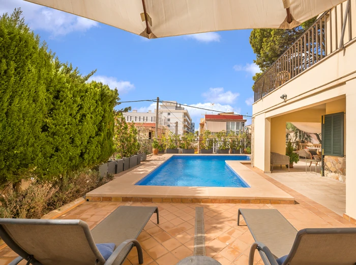 Beautiful villa with pool in Palma Beach-3
