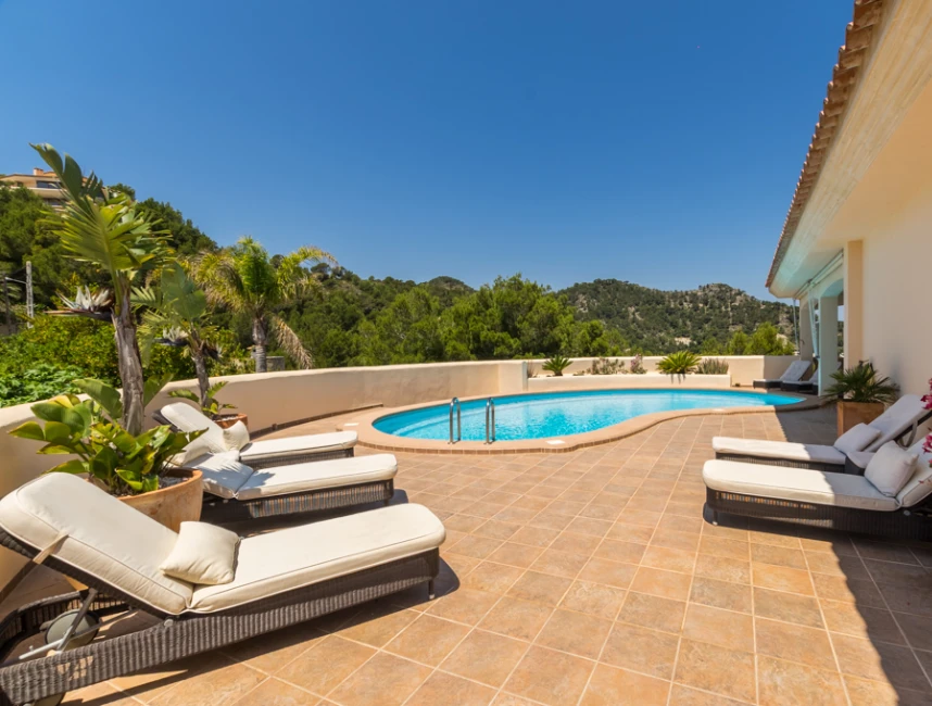 Elegante villa met prachtig uitzicht op zee in Costa de Canyamel-5