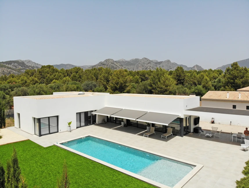 Moderna casa de 1 planta con piscina en Sa Coma-2