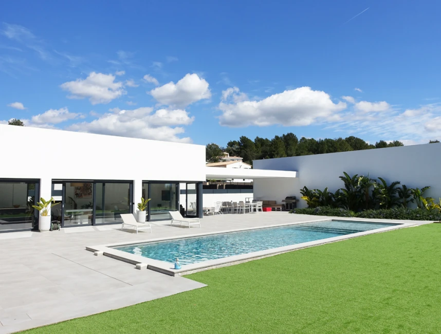 Moderna casa de 1 planta con piscina en Sa Coma-13