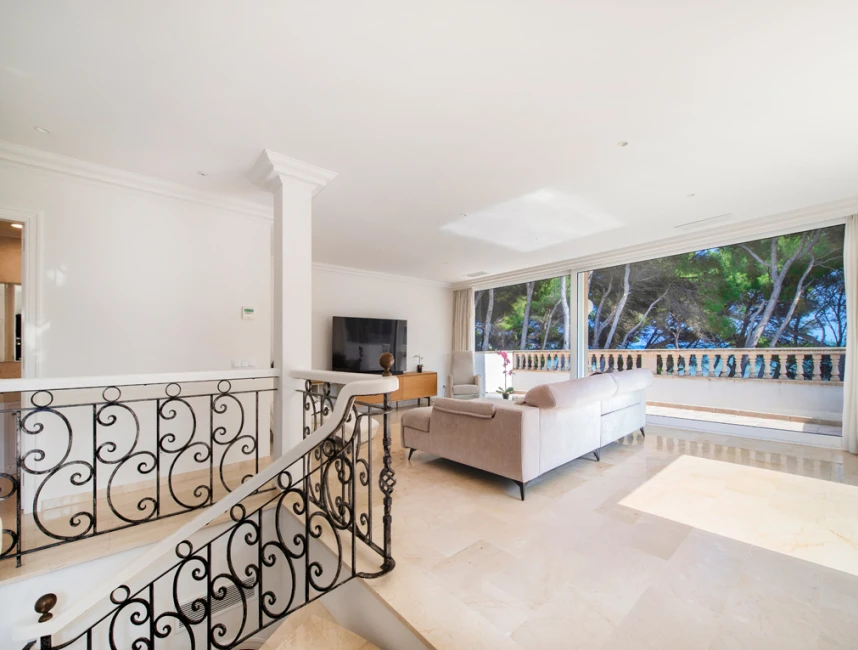 Villa in prima linea in posizione privilegiata in vendita, Puerto Alcudia-8