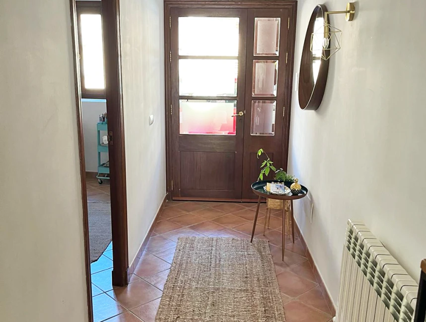 A well-positioned townhouse in central Alaró-11