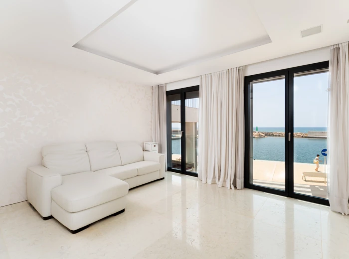 Singular vila de luxe enfront del mar a Portixol-10