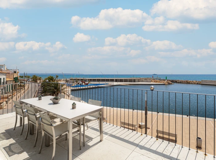Singular vila de luxe enfront del mar a Portixol-16