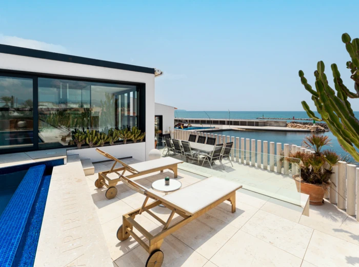 Extraordinaire villa de luxe face à la mer à Portixol-14