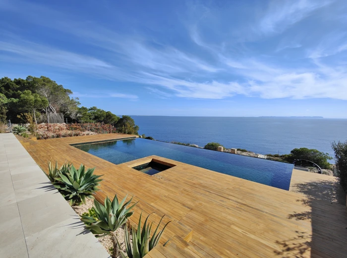 Modern villa vid havet i Cala Pi-2