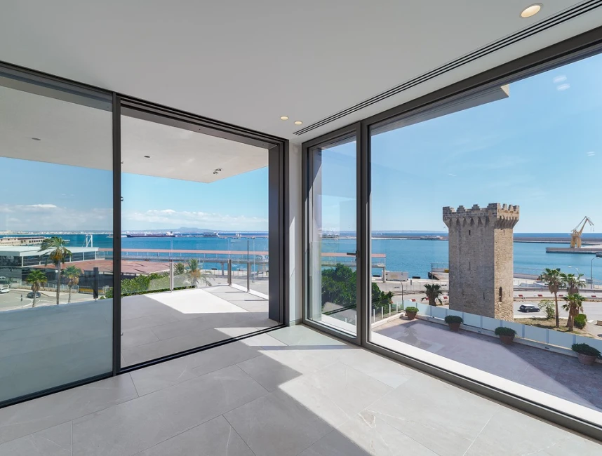 Impressive new sea view apartment at the port-2