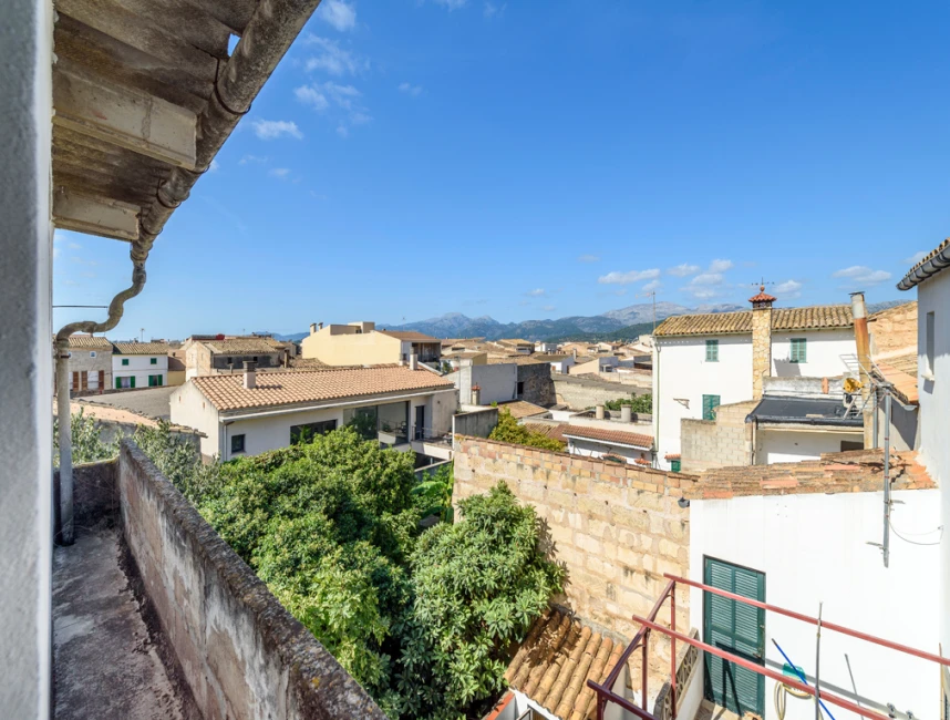 Big townhouse plus duplex with huge potential in Sa Pobla-25