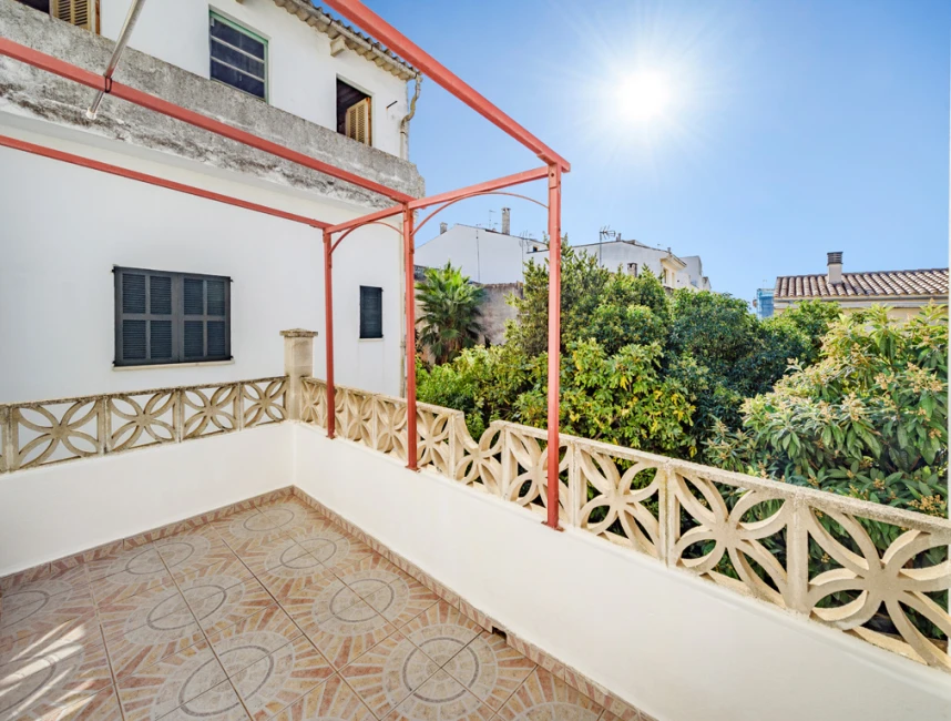 Big townhouse plus duplex with huge potential in Sa Pobla-14
