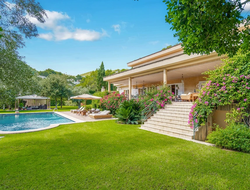 Familievilla met prachtige tuinen in Son Vida, Palma de Mallorca-15